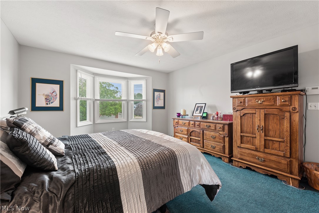 454 Golden Russett Boulevard Amherst OH 44001