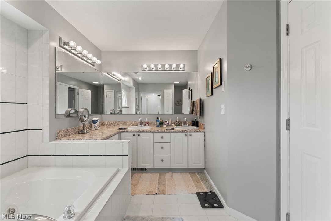 454 Golden Russett Boulevard Amherst OH 44001