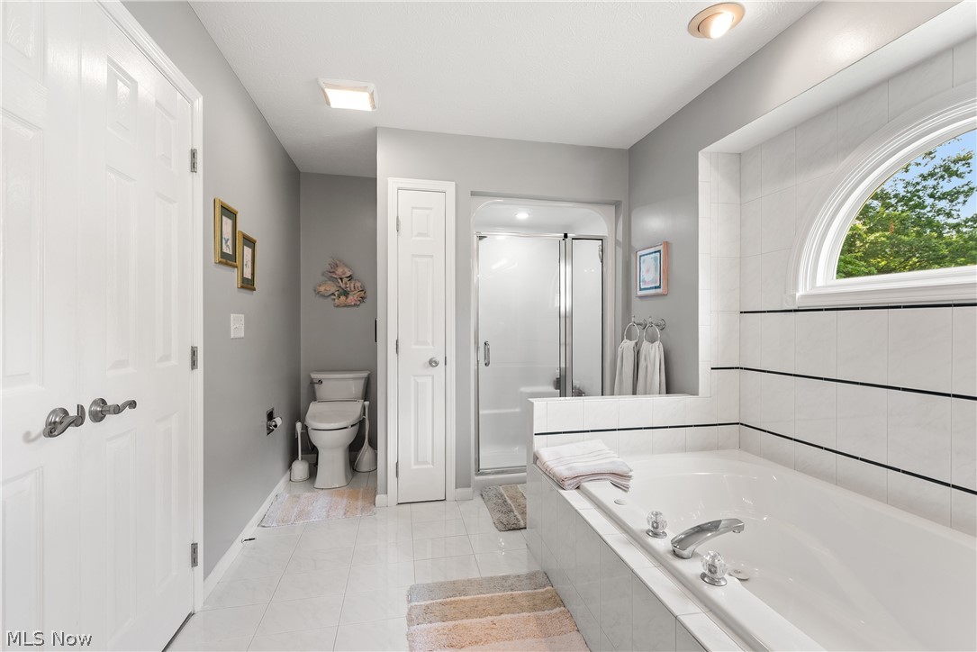 454 Golden Russett Boulevard Amherst OH 44001