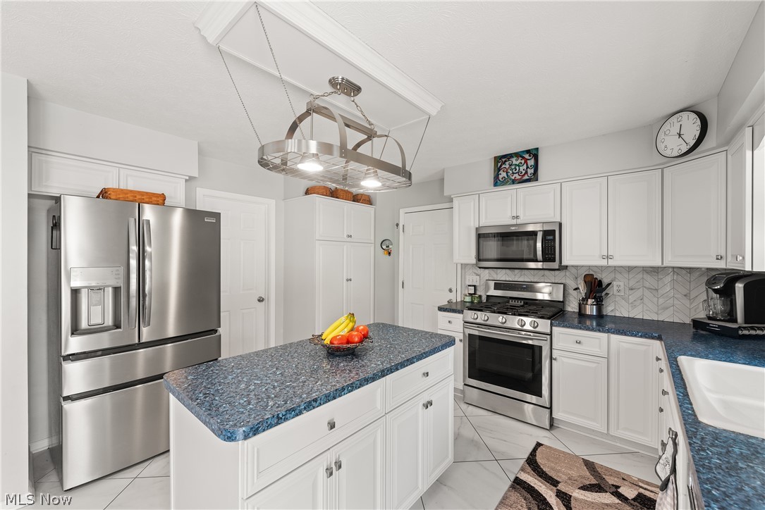 454 Golden Russett Boulevard Amherst OH 44001