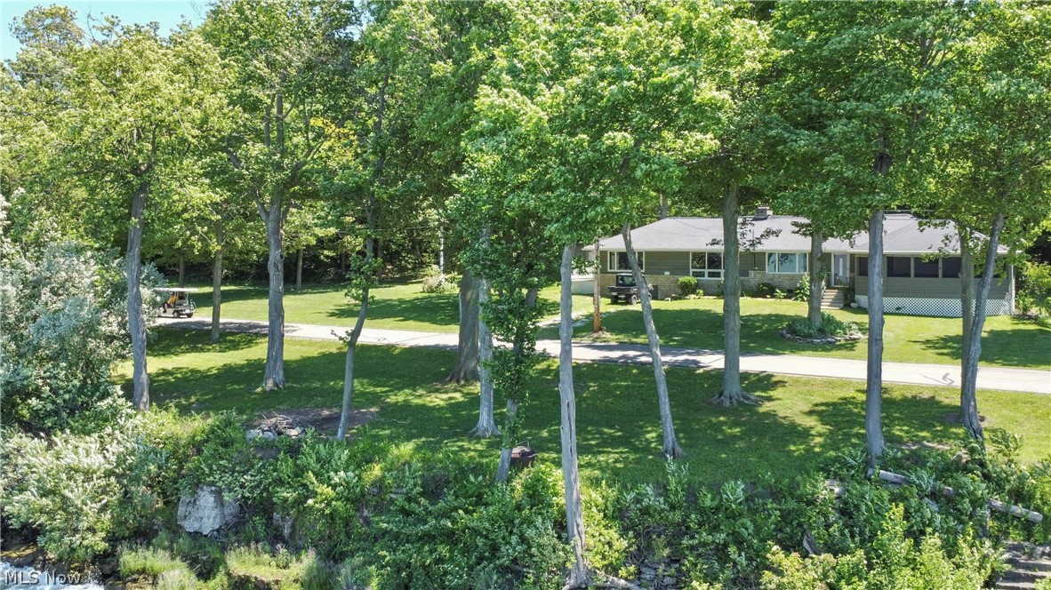1036 W Lakeshore Drive Kelleys Island OH 43438
