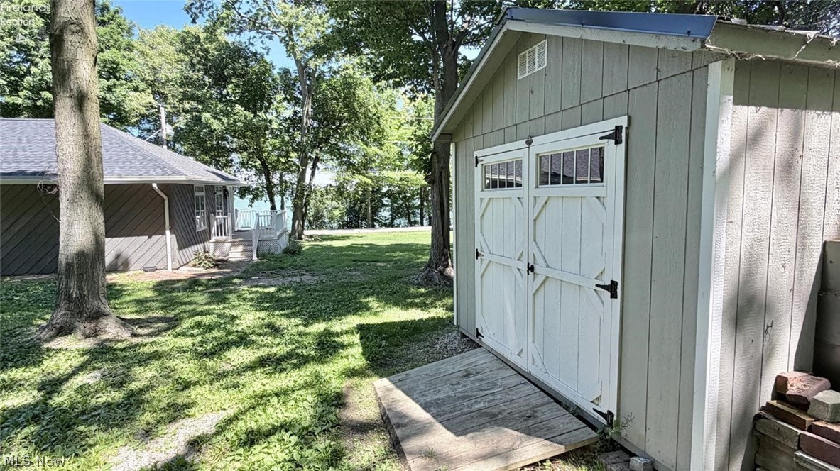 1036 W Lakeshore Drive Kelleys Island OH 43438