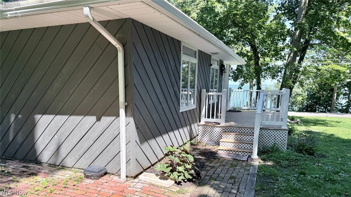1036 W Lakeshore Drive Kelleys Island OH 43438