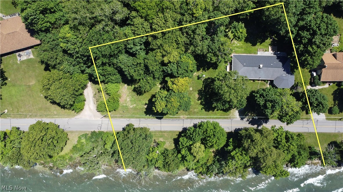 1036 W Lakeshore Drive Kelleys Island OH 43438