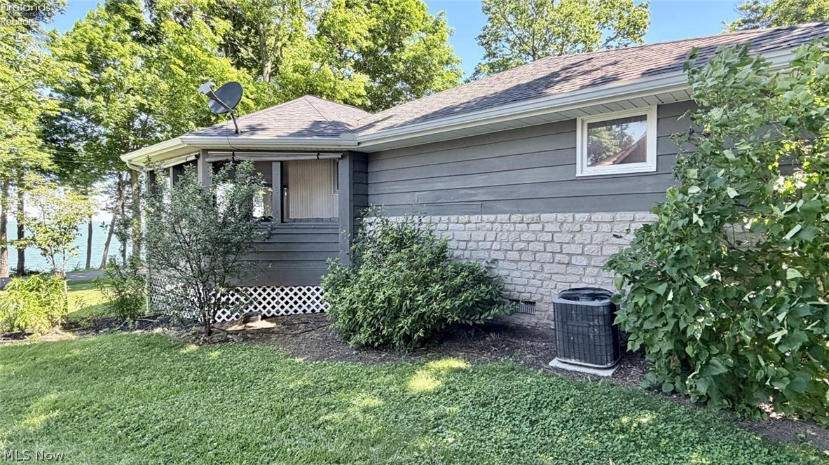 1036 W Lakeshore Drive Kelleys Island OH 43438