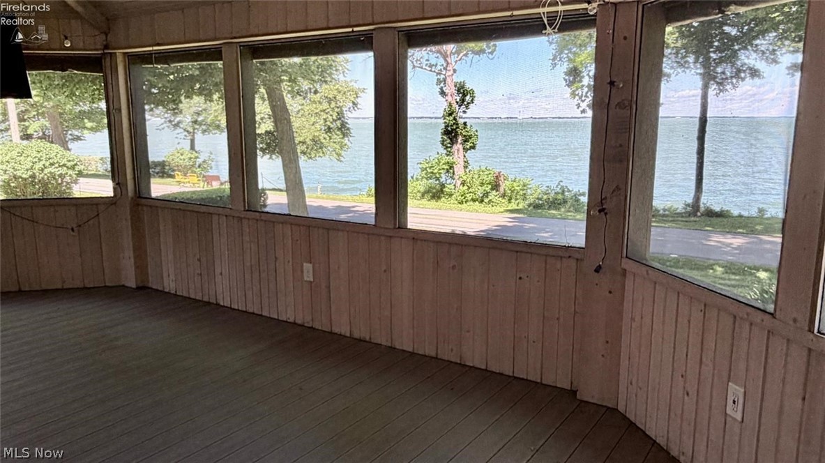 1036 W Lakeshore Drive Kelleys Island OH 43438
