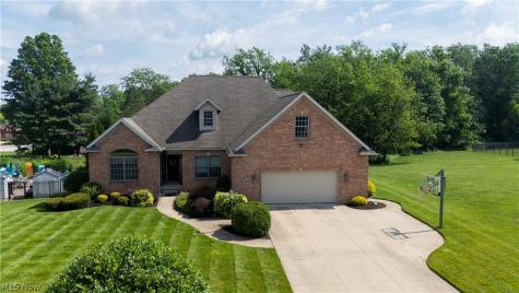 923 Mesa Verde Drive Barberton OH 44203