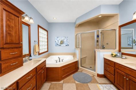 923 Mesa Verde Drive Barberton OH 44203
