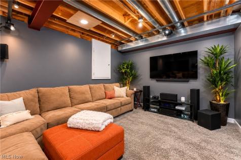 923 Mesa Verde Drive Barberton OH 44203
