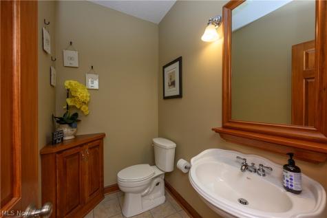923 Mesa Verde Drive Barberton OH 44203