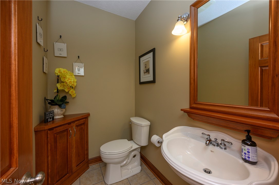 923 Mesa Verde Drive Barberton OH 44203