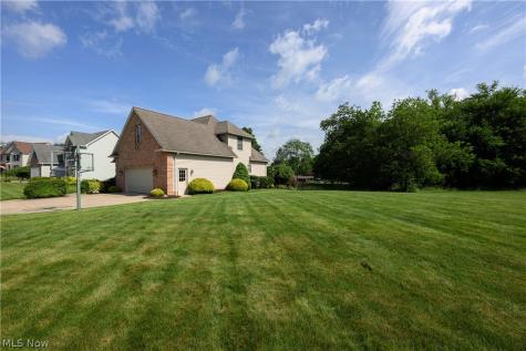 923 Mesa Verde Drive Barberton OH 44203