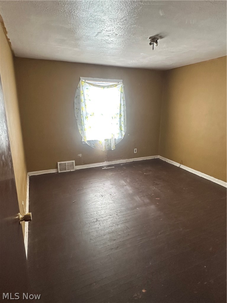 4154 E 153rd Street Cleveland OH 44128