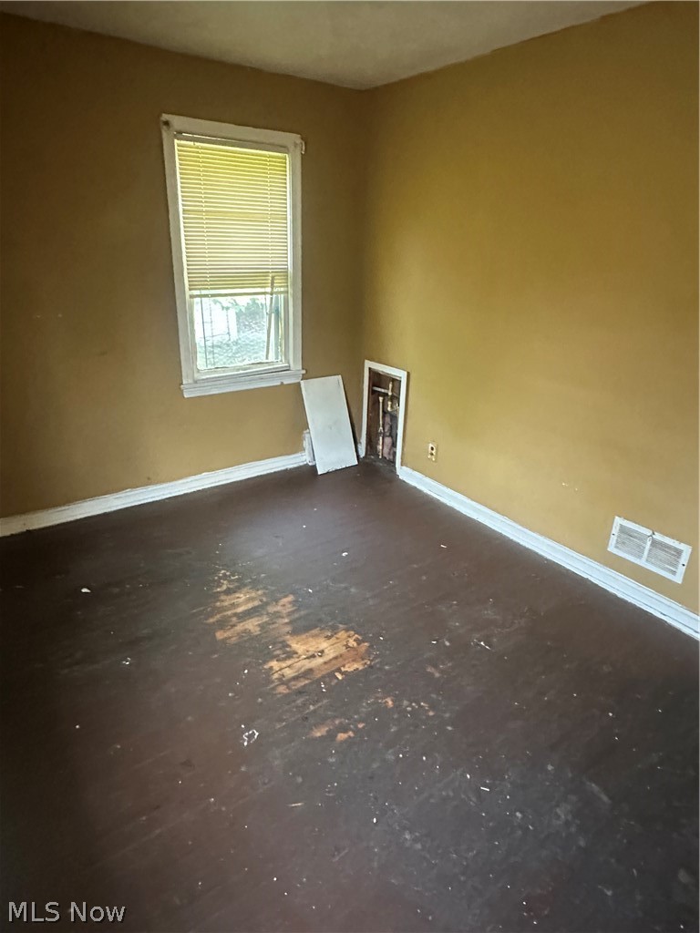 4154 E 153rd Street Cleveland OH 44128