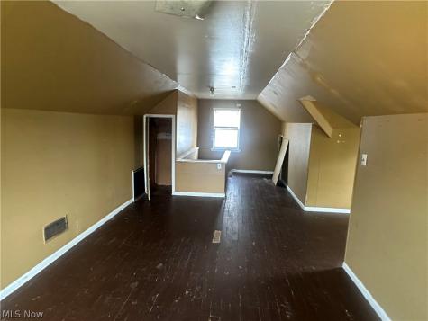 4154 E 153rd Street Cleveland OH 44128
