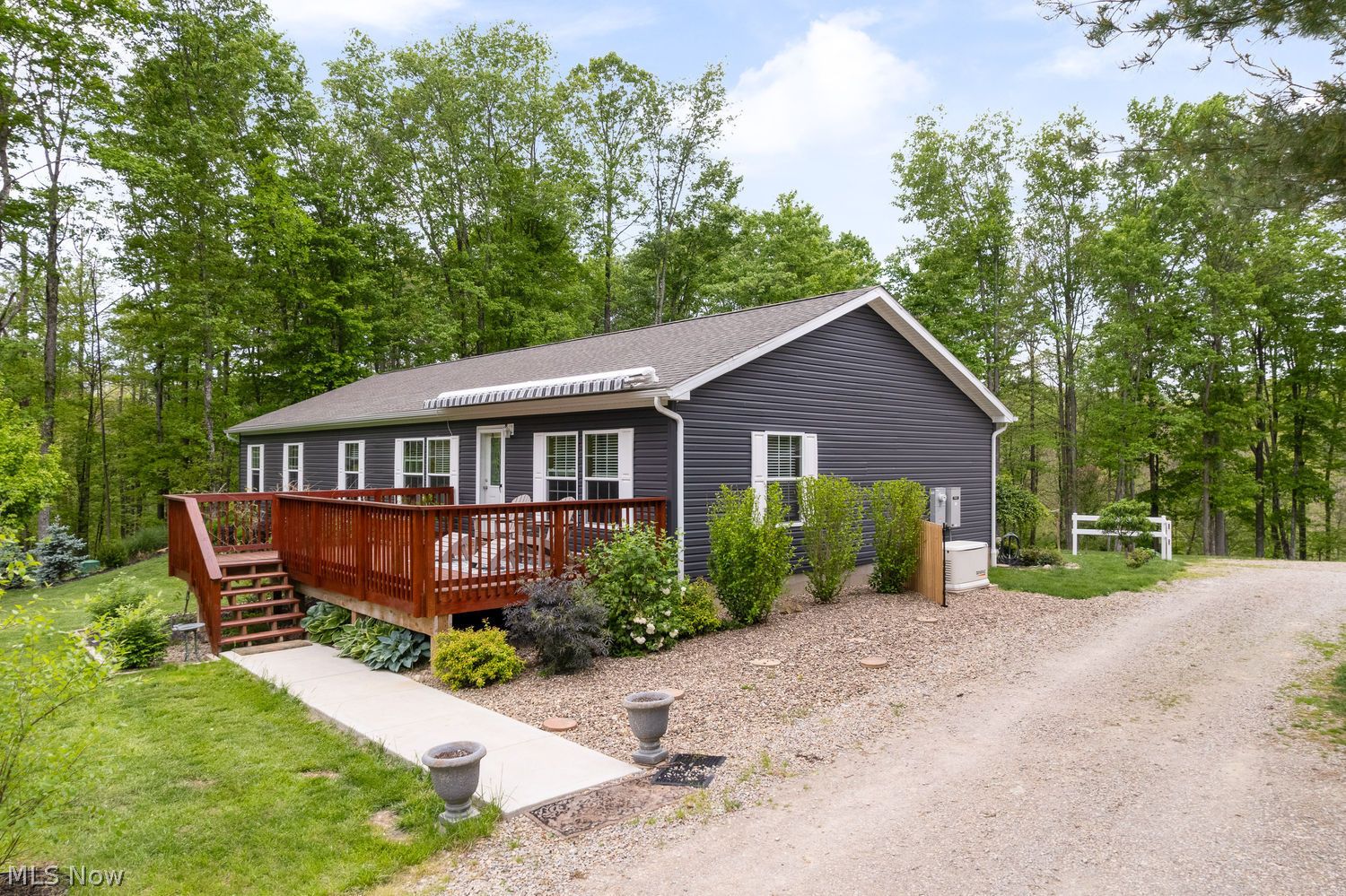 12671 Larkspur Lane Cambridge OH 43725