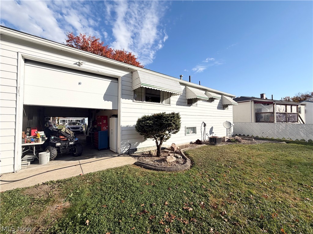 3061 Tod Avenue NW Warren OH 44485
