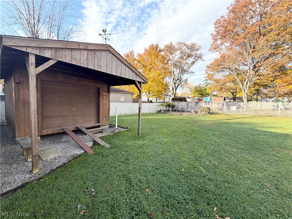 3061 Tod Avenue NW Warren OH 44485