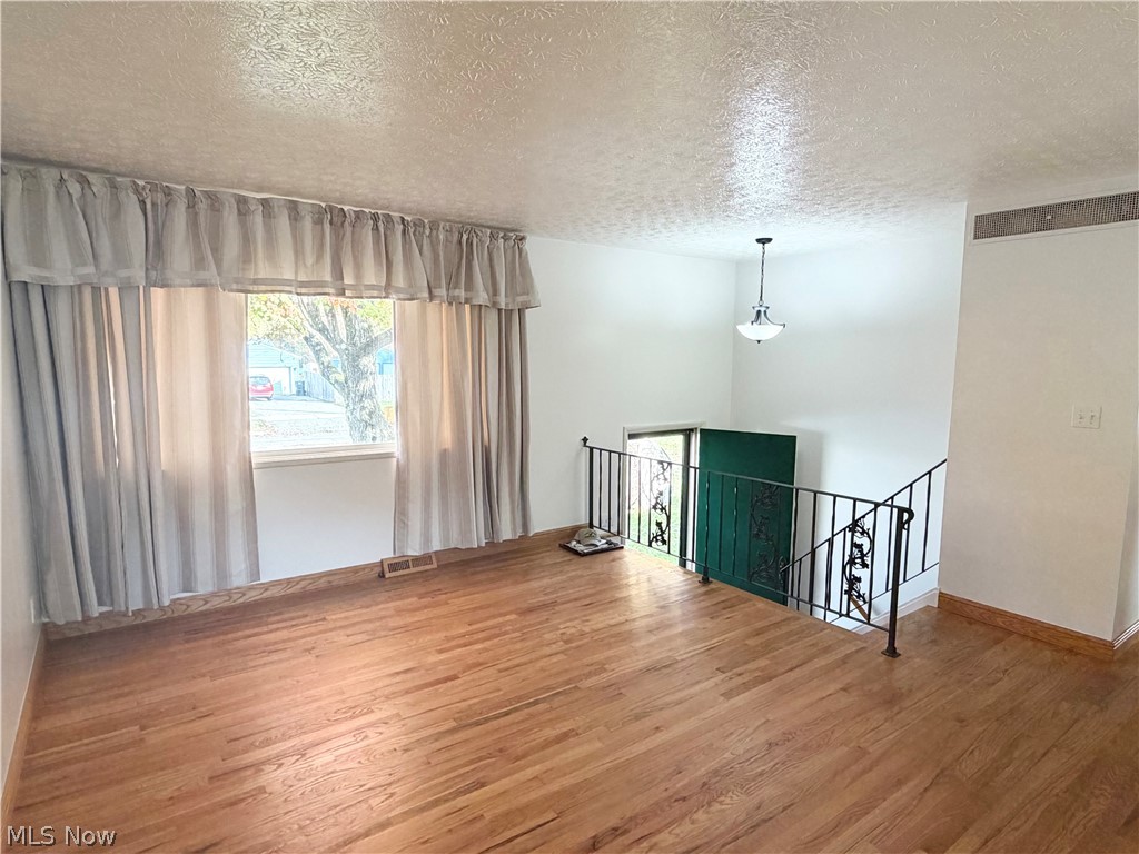 3061 Tod Avenue NW Warren OH 44485