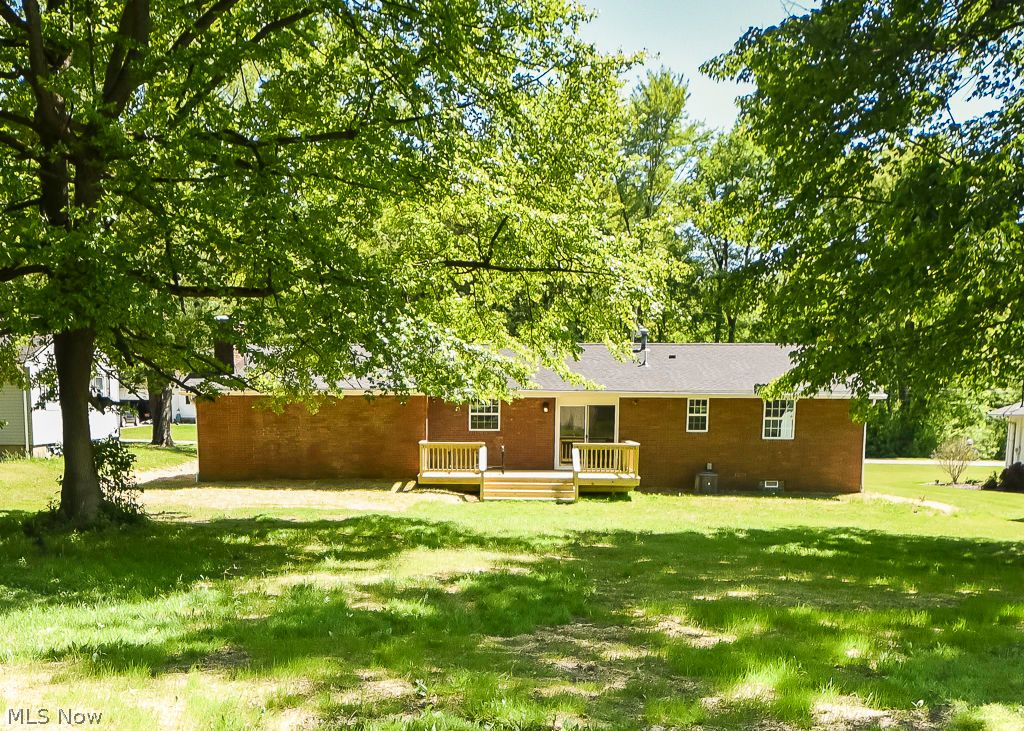 509 Towson Drive NW Champion OH 44483
