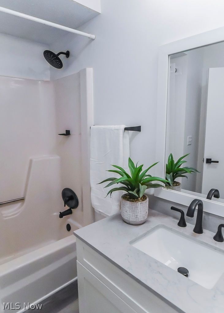 509 Towson Drive NW Champion OH 44483