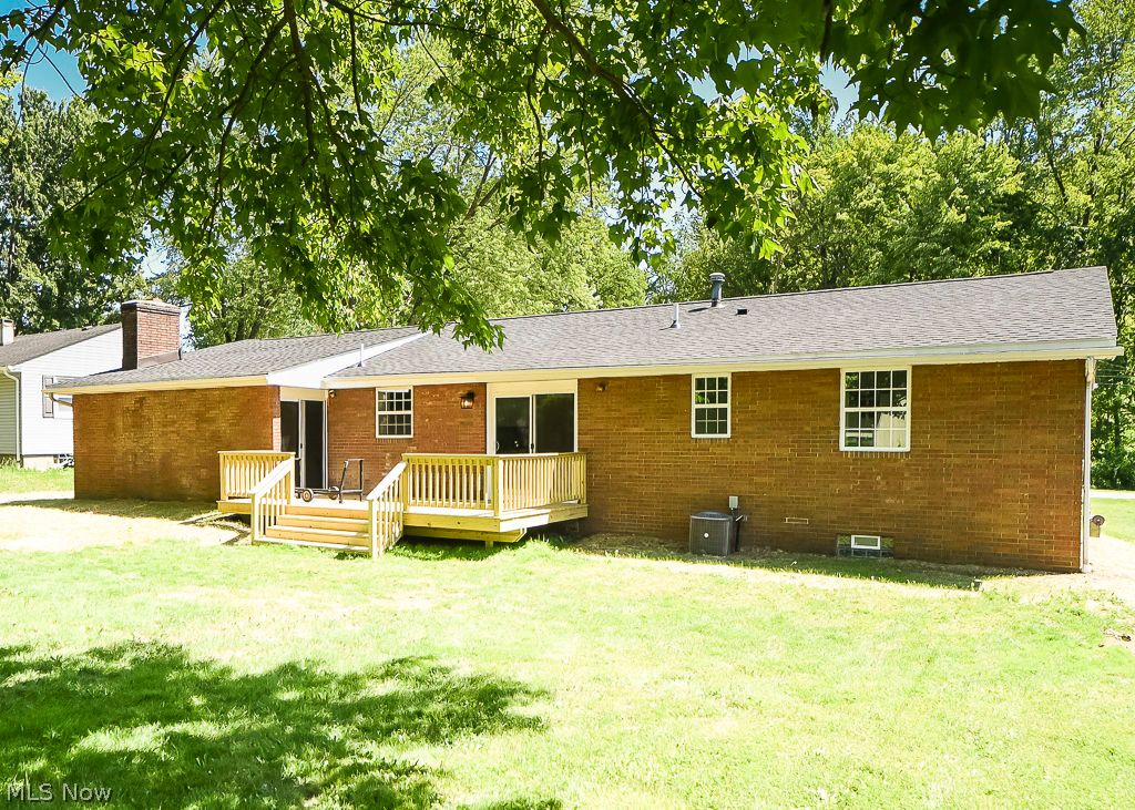 509 Towson Drive NW Champion OH 44483