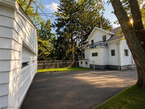 16029 Friend Avenue Maple Heights OH 44137