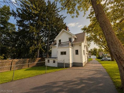 16029 Friend Avenue Maple Heights OH 44137