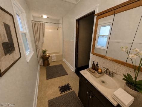 16029 Friend Avenue Maple Heights OH 44137