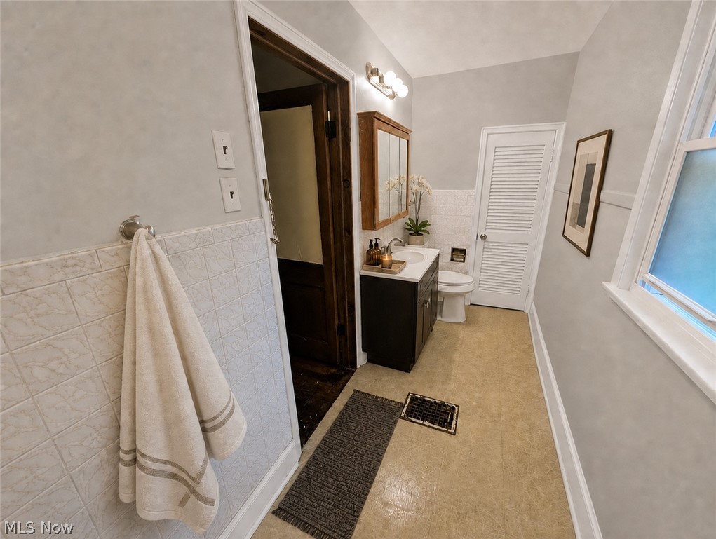 16029 Friend Avenue Maple Heights OH 44137