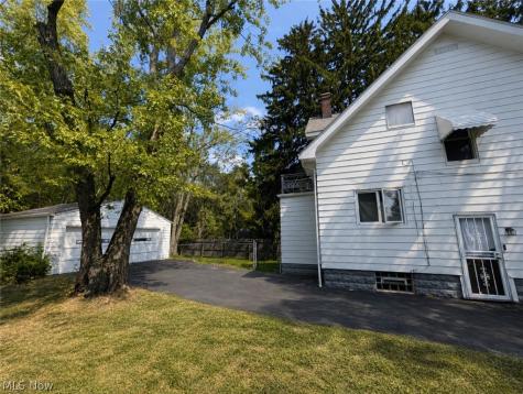16029 Friend Avenue Maple Heights OH 44137