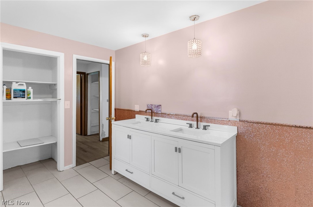 2555 Anderson Anthony Road NW Warren OH 44481