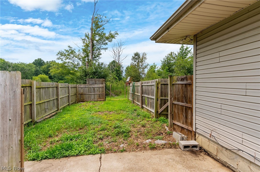 2555 Anderson Anthony Road NW Warren OH 44481