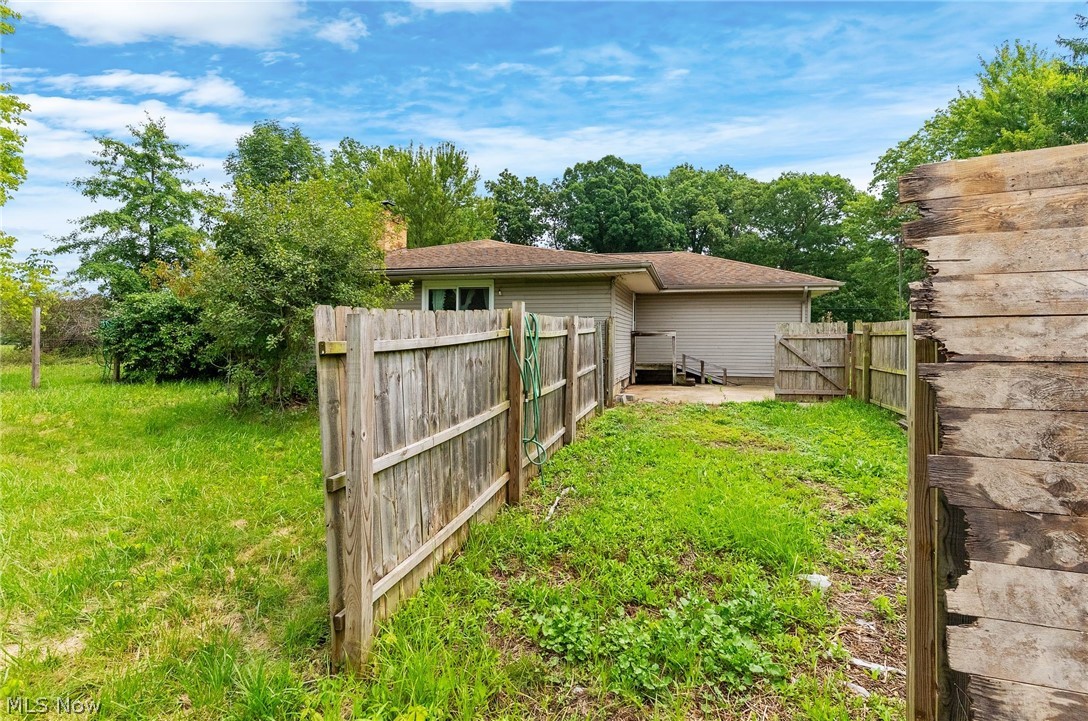 2555 Anderson Anthony Road NW Warren OH 44481