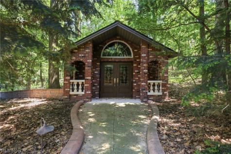 7035 Quarry Road Amherst OH 44001