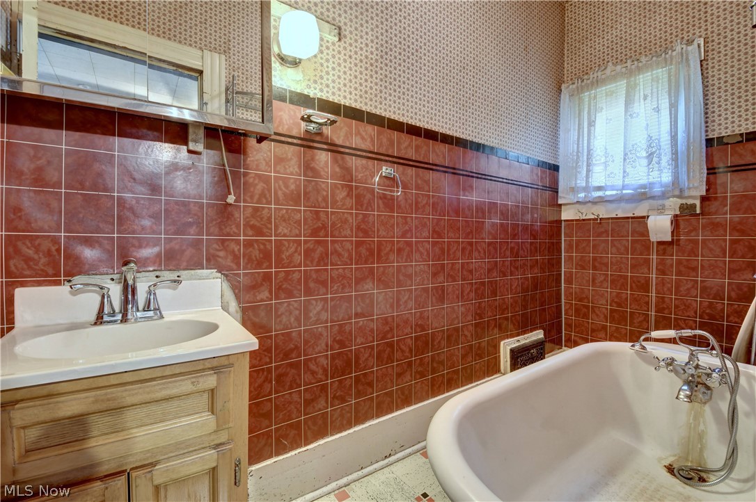 313 2nd Avenue SE Beach City OH 44608