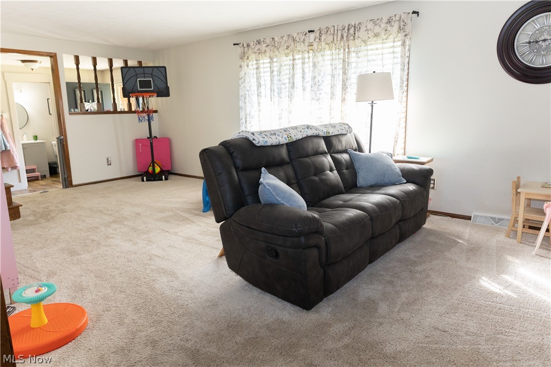 2122 Windham Street NE Canton OH 44721