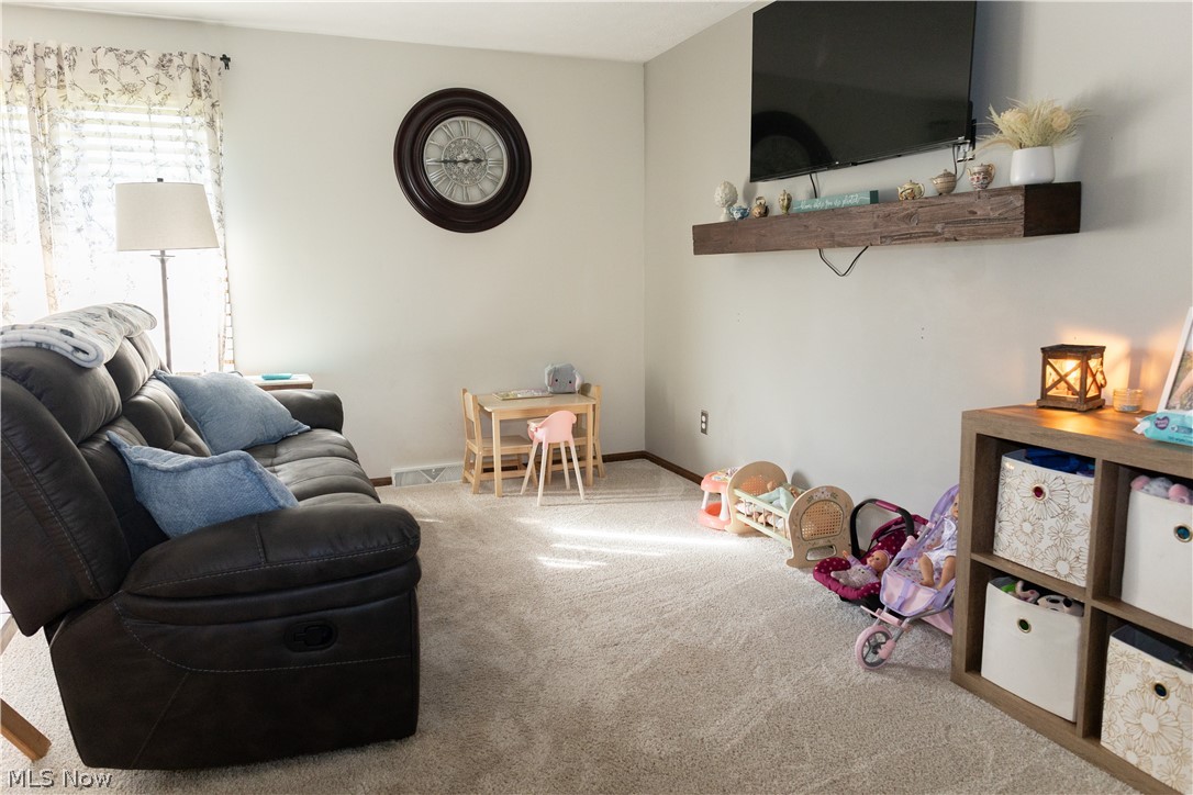 2122 Windham Street NE Canton OH 44721