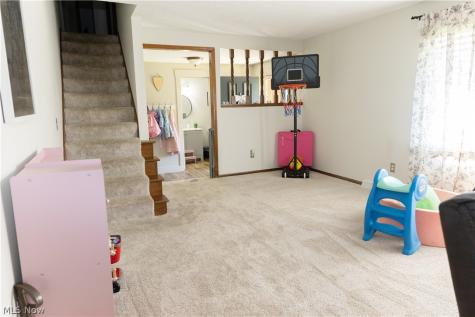2122 Windham Street NE Canton OH 44721