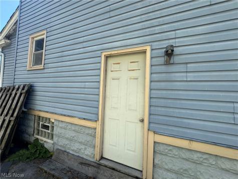 1593 2nd Street Youngstown OH 44509