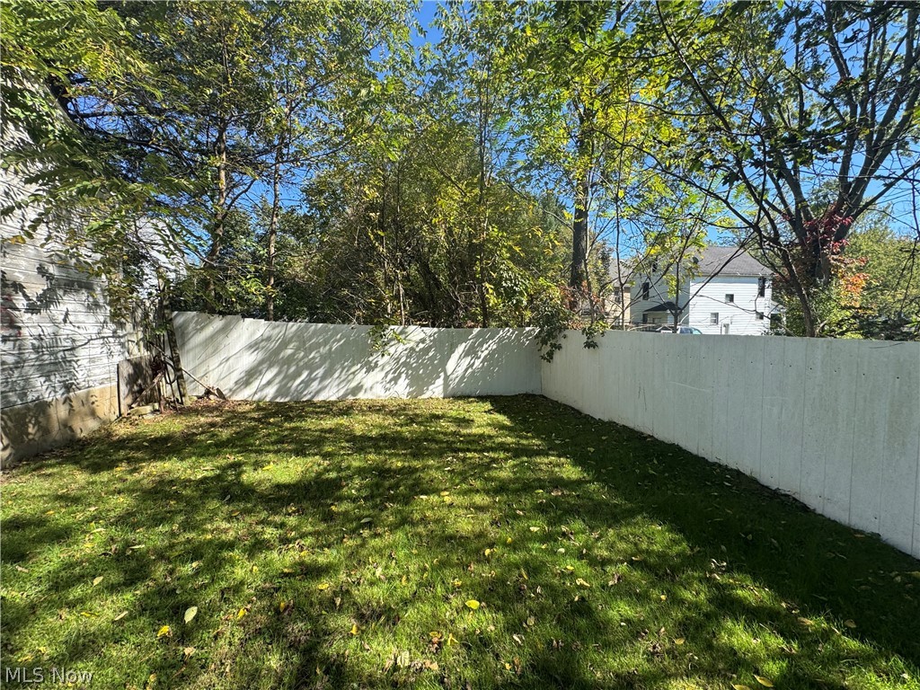 1593 2nd Street Youngstown OH 44509