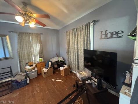1593 2nd Street Youngstown OH 44509