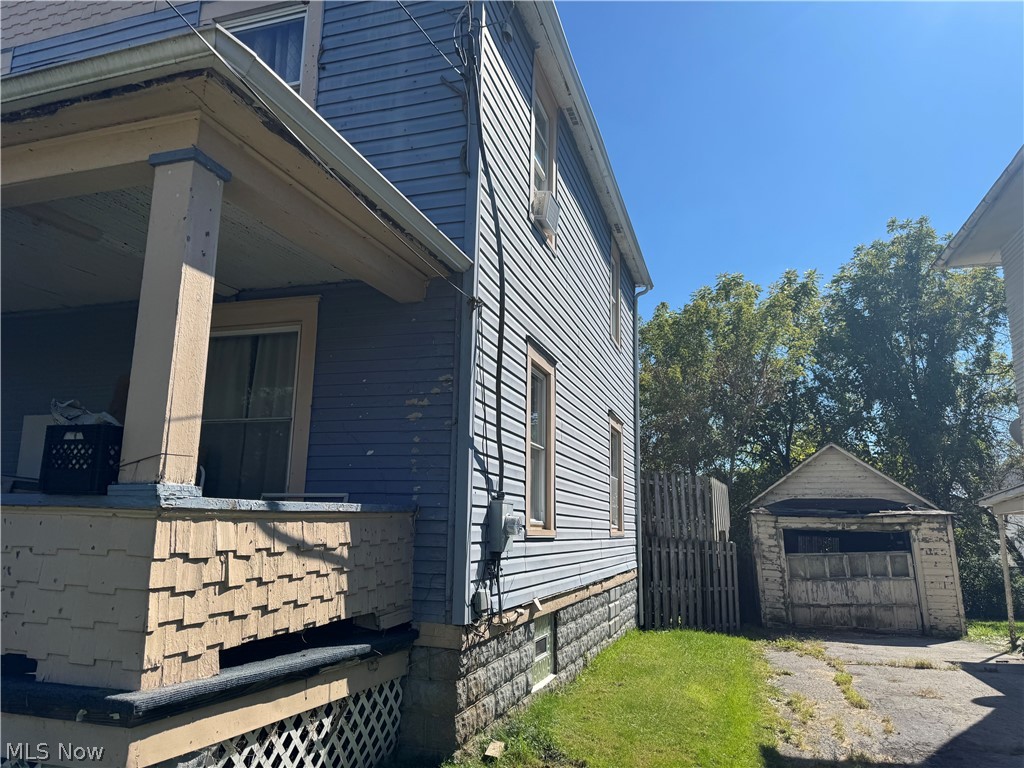 1593 2nd Street Youngstown OH 44509