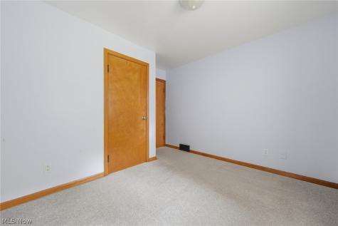 1724 Spring Valley Avenue NW Canton OH 44708