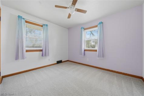 1724 Spring Valley Avenue NW Canton OH 44708