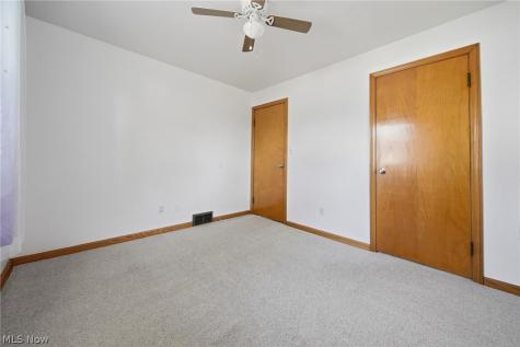 1724 Spring Valley Avenue NW Canton OH 44708