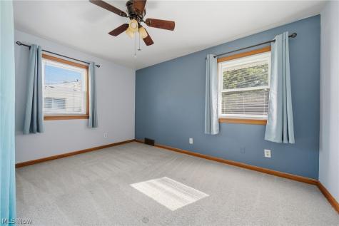 1724 Spring Valley Avenue NW Canton OH 44708
