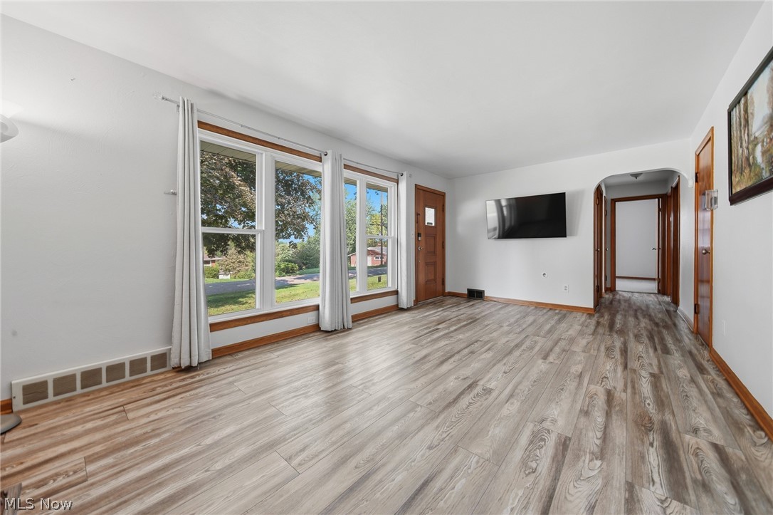 1724 Spring Valley Avenue NW Canton OH 44708