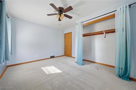 1724 Spring Valley Avenue NW Canton OH 44708