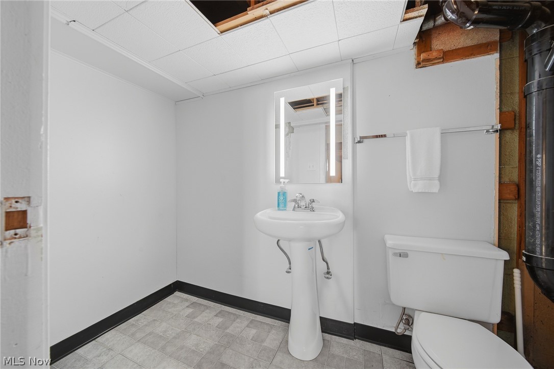 1724 Spring Valley Avenue NW Canton OH 44708